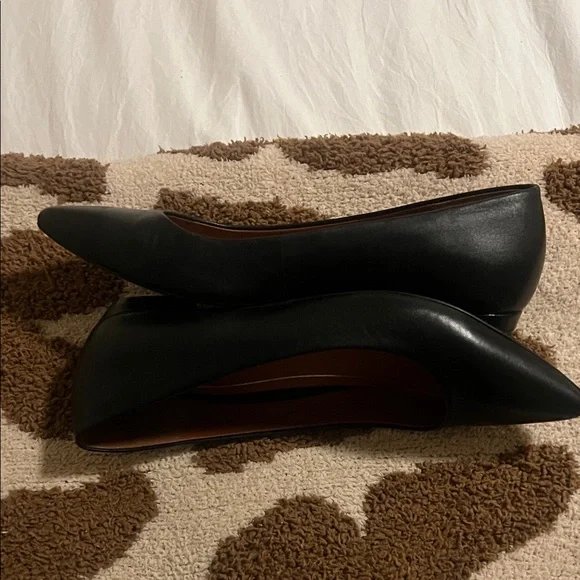 Black Pointed Toe Women's flats - Picture 3 of 5